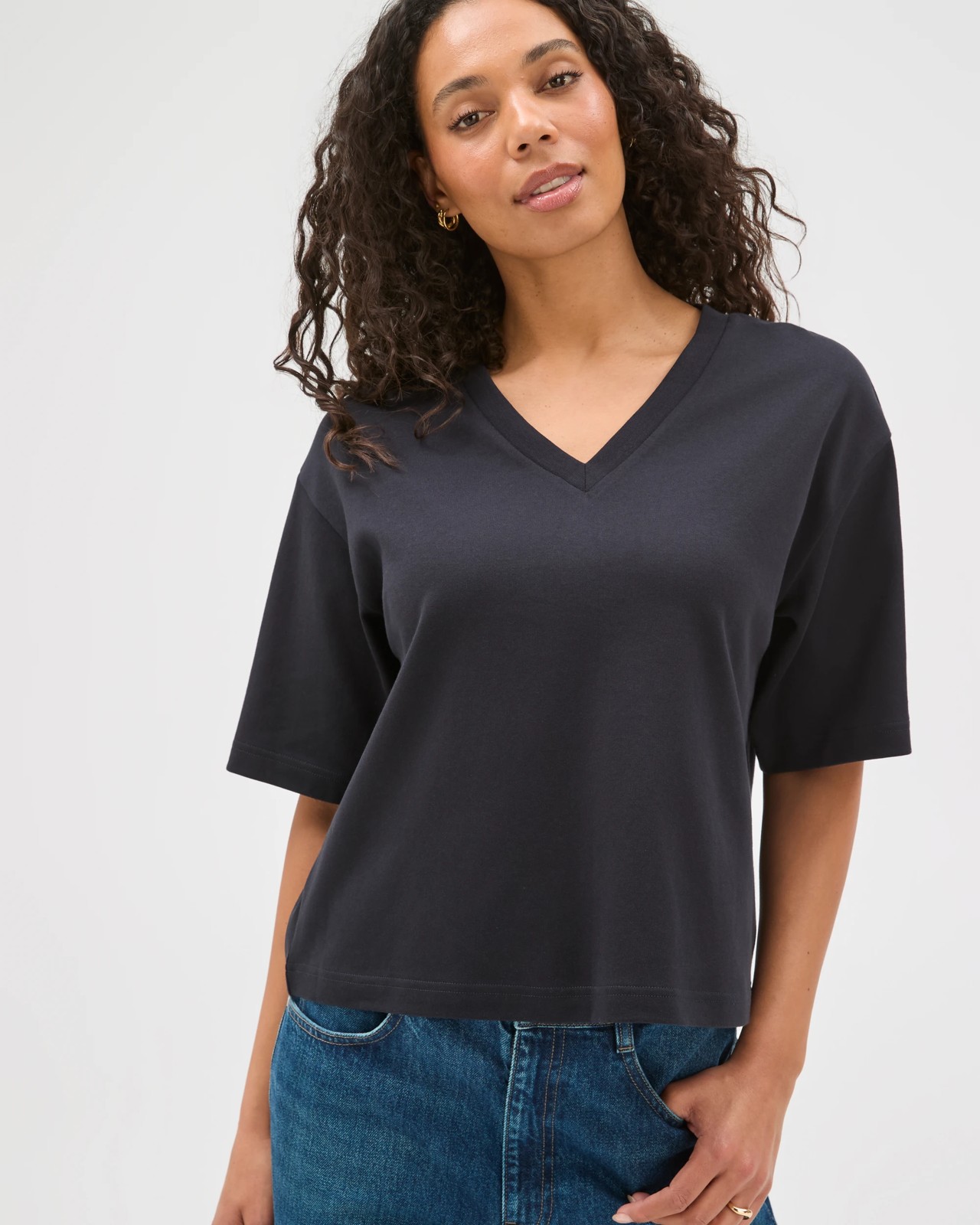 Australian Cotton Heavyweight V-Neck Boxy T-Shirt - Black 4 of 6