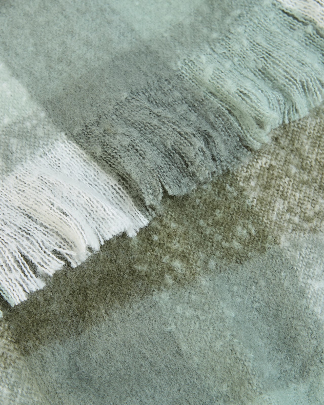 590_72165171_2+590T7216