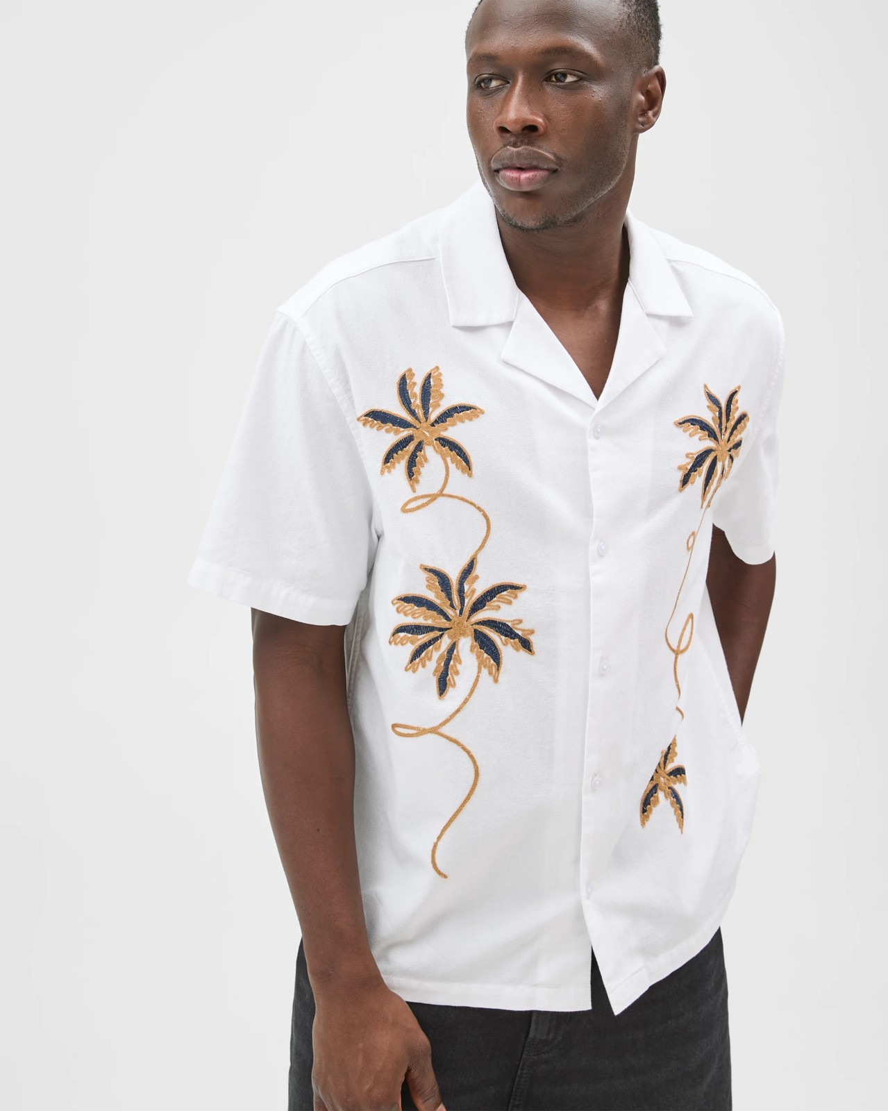 Commons Australian Cotton Short Sleeve Embroidered Boxy Fit Shirt 3 of 6