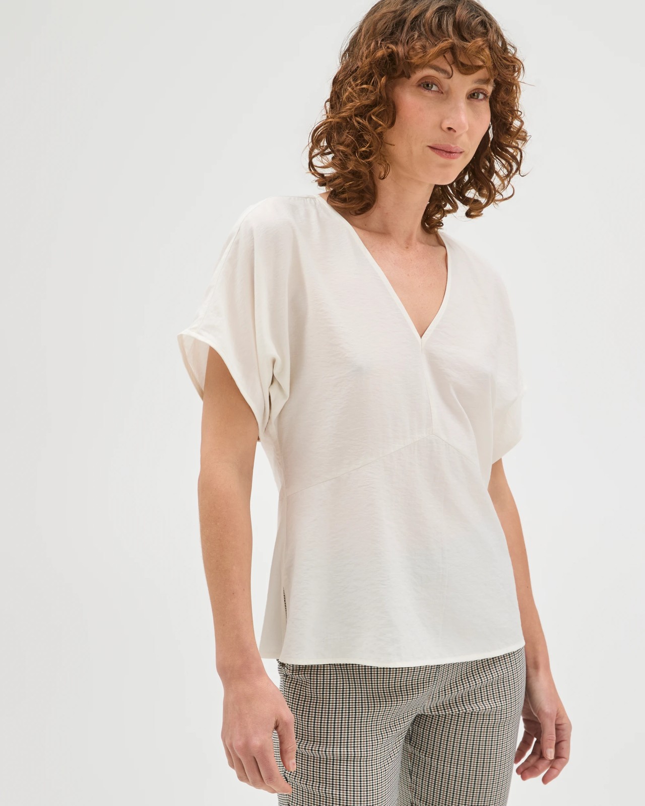 Preview Phoebe V Neck Shell Top - Cloud Dancer 3 of 6