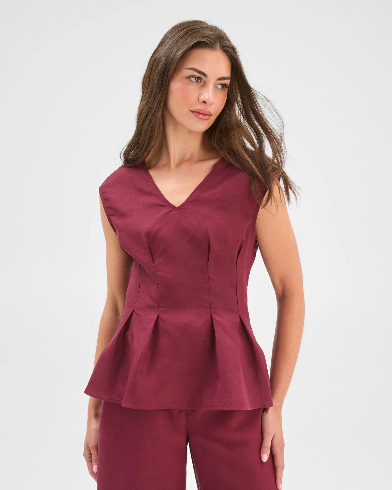 Petites European Linen Blend Sleeveless Top 2 of 5
