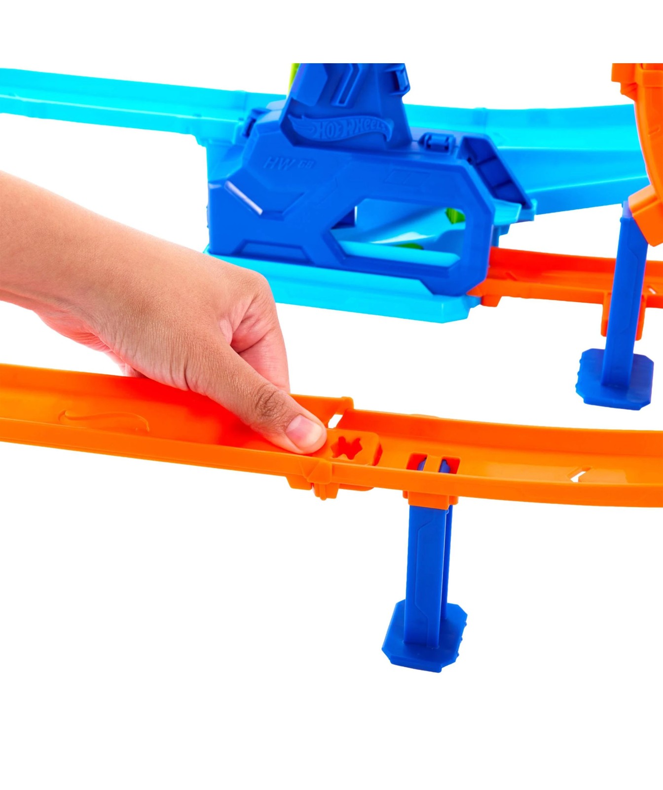 Hot Wheels Stunt Tracks Rapid Launch Cyclone Track Set & 1:64 Scale Die-Cast Toy Car 4 of 6