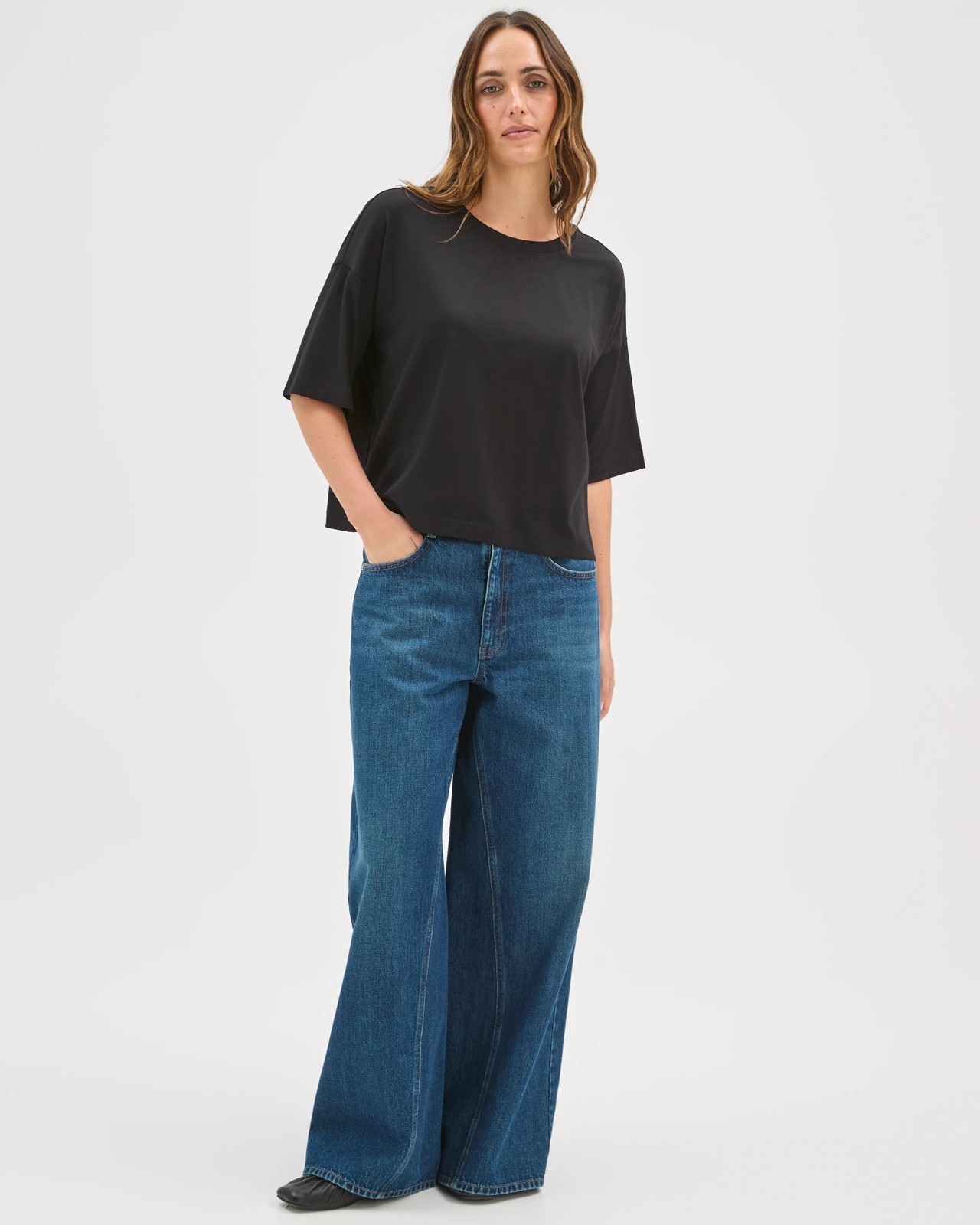 Boxy Crew Neck T-Shirt - Black 3 of 5