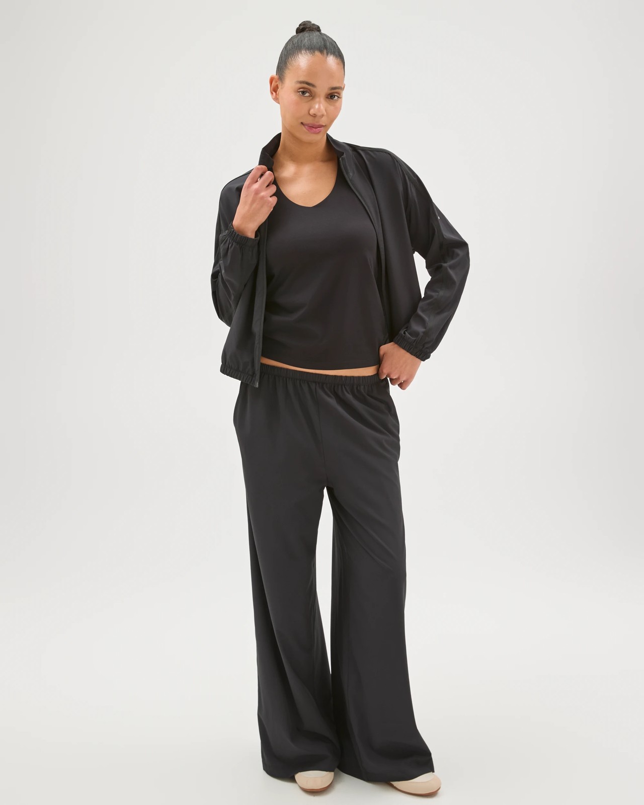 Active Relaxed Lightweight Woven Pants 4 of 5