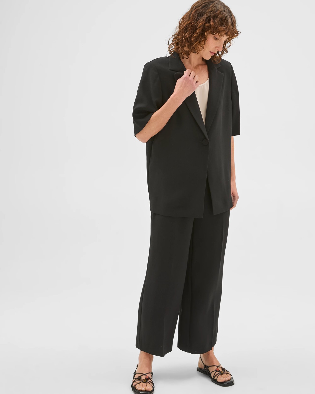 Preview Short Sleeve Tailored Oversized Crepe Blazer - Black 4 of 5