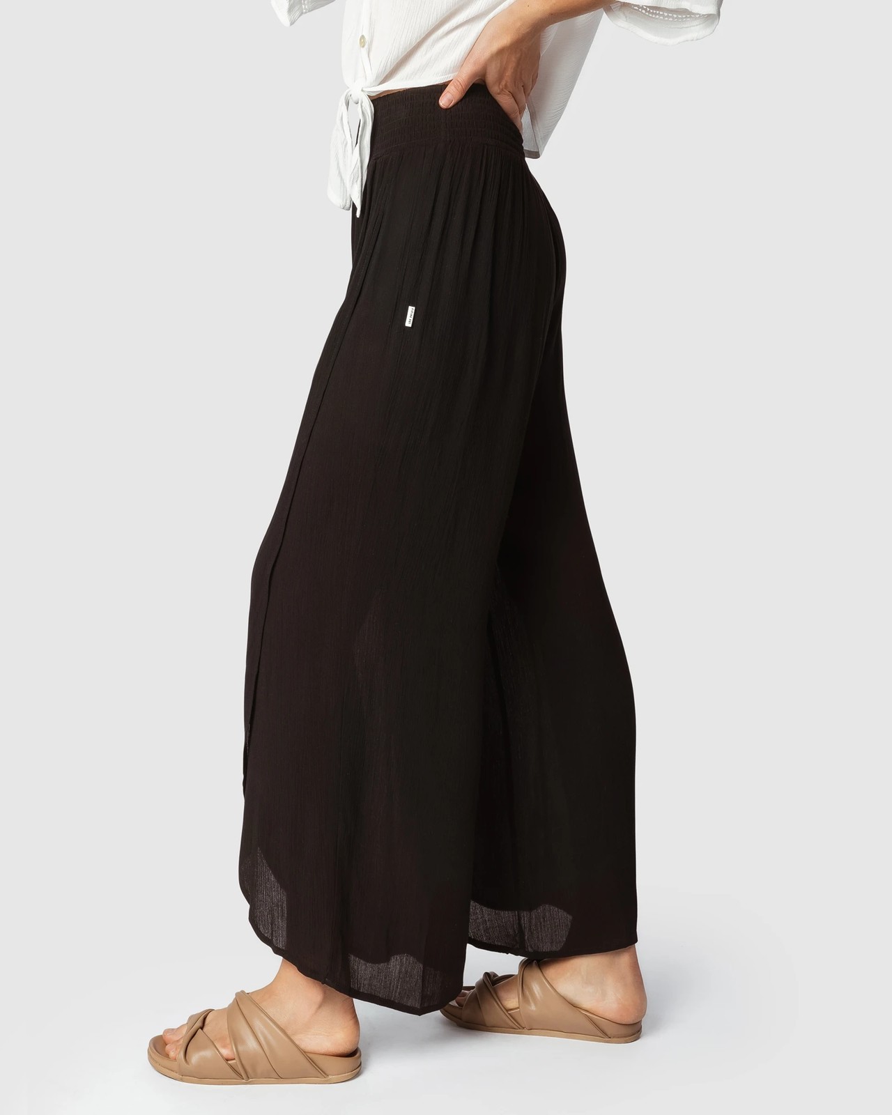 69897030-IMG-NEW-004