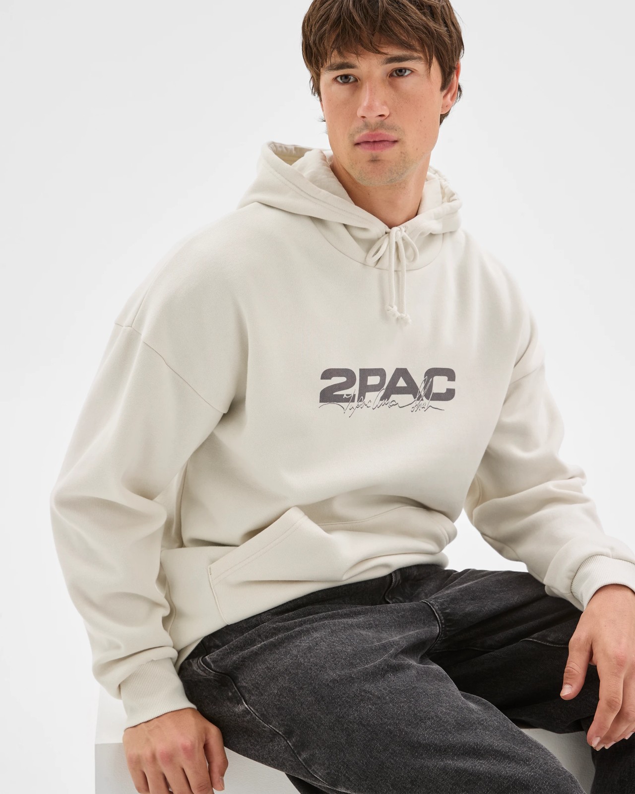 Tupac Heavyweight Graphic Hoodie 2 of 6