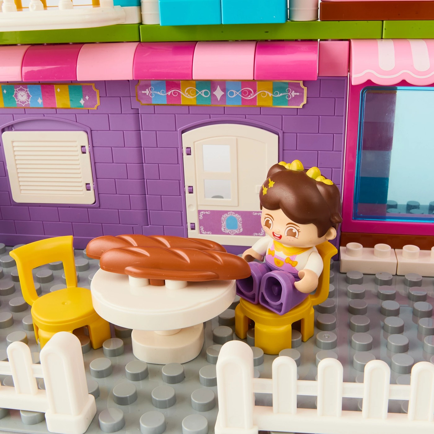 205 Piece Junior Blocks: Street Cafe 3 of 5