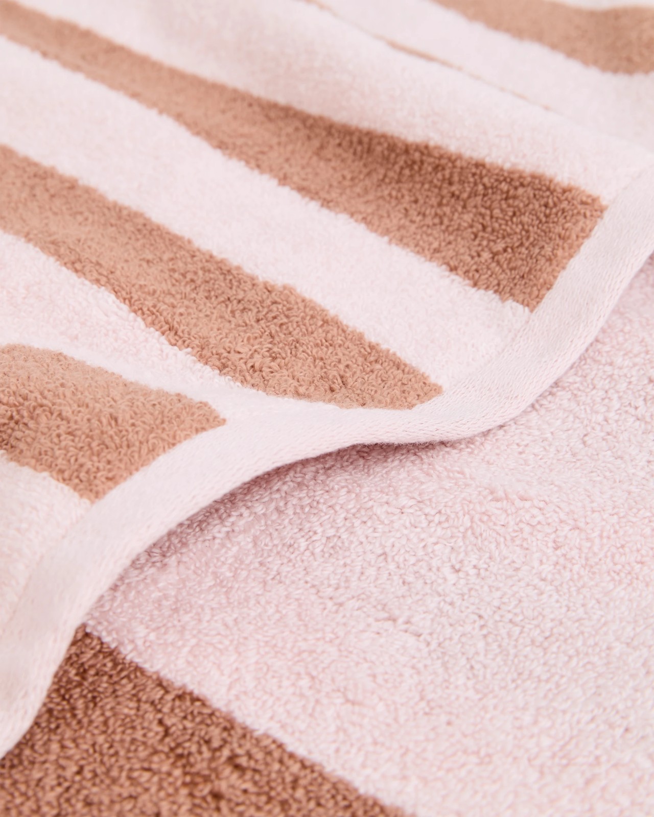 590_72239971_2+590T7223