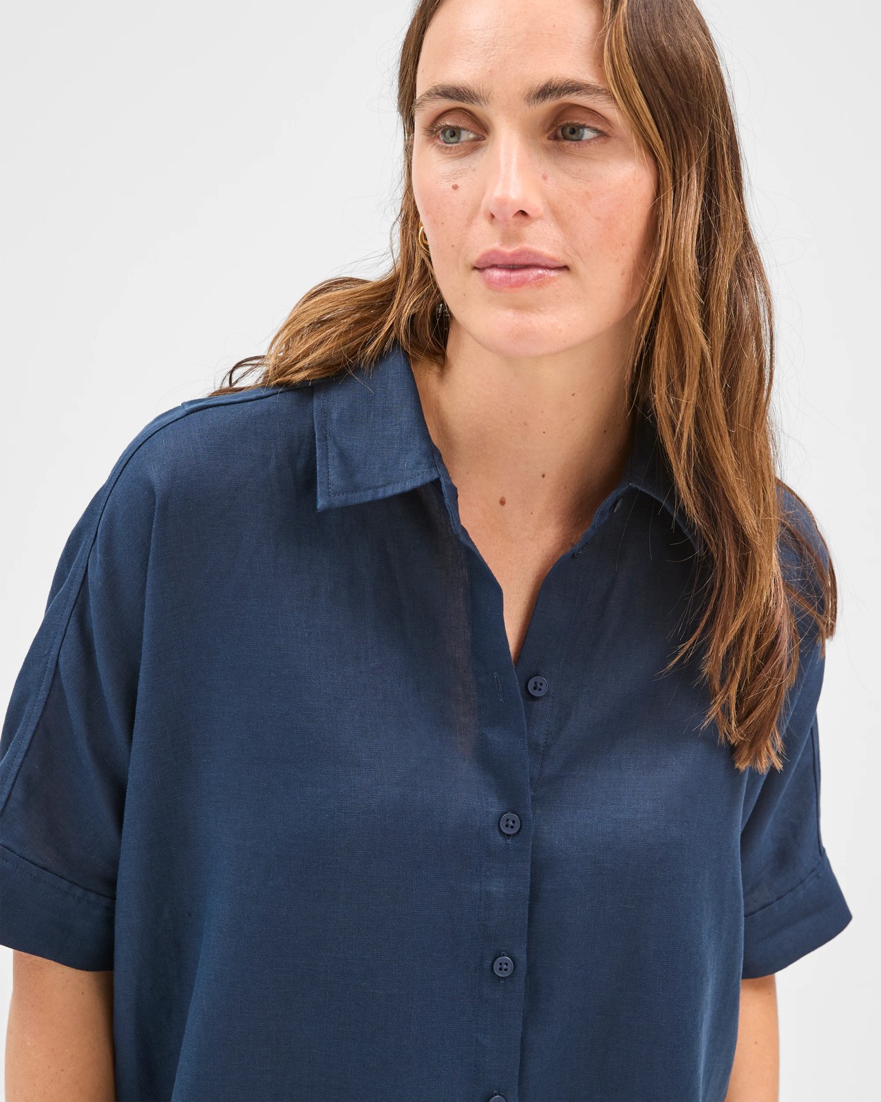 European Linen Short Sleeve Shirt - Navy Blazer 5 of 6