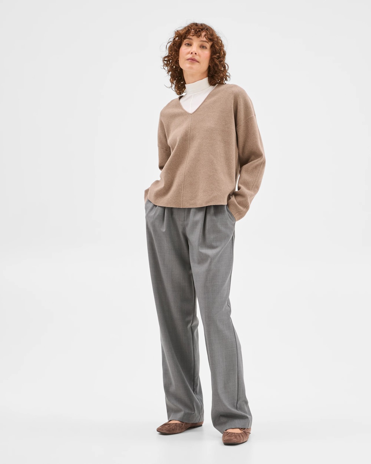 Preview Australian Cotton Blend Polished V-Neck Jumper - Moon Grey 3 of 5