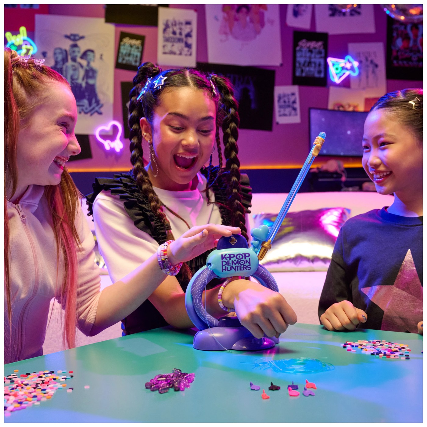 KPop Demon Hunters: Huntrix Heishi Bracelet Maker 2 of 5