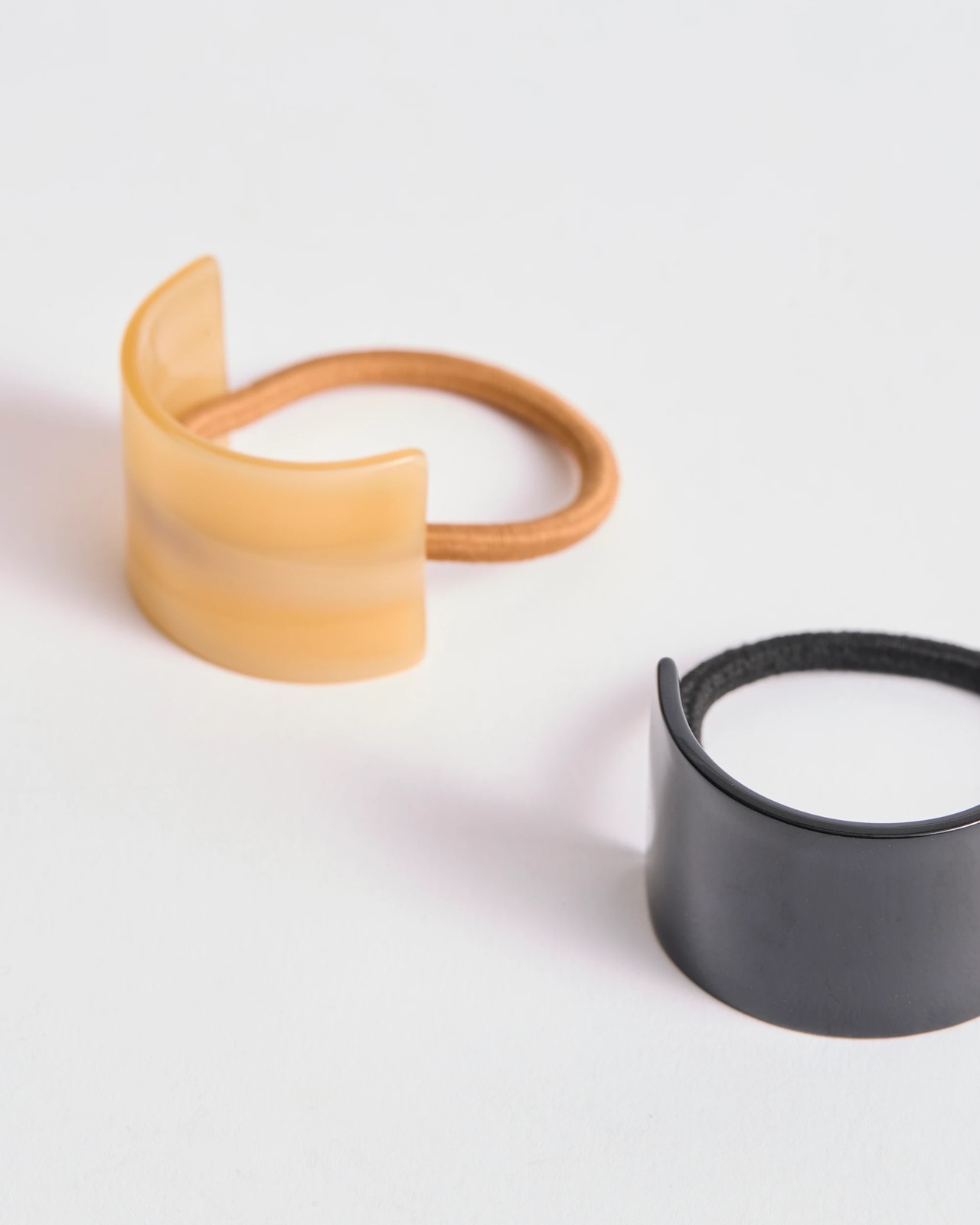 2 Pack Resin Hair Ties - Black Cream Swirl 2 of 2
