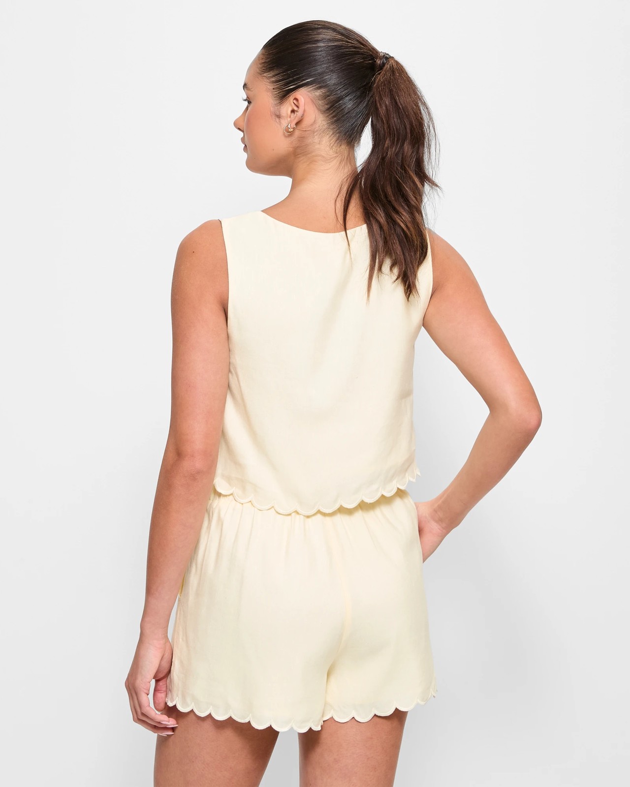 Linen Blend Scallop Hem Shorts 5 of 5