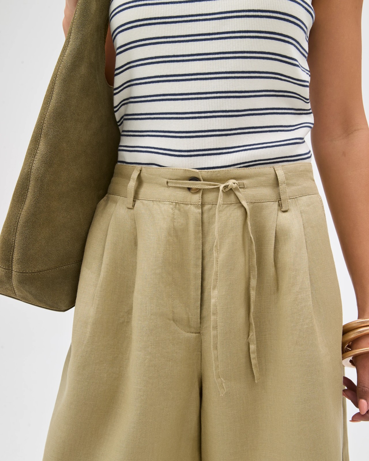 European Linen Bermuda Shorts - Crushed Leaf 5 of 6