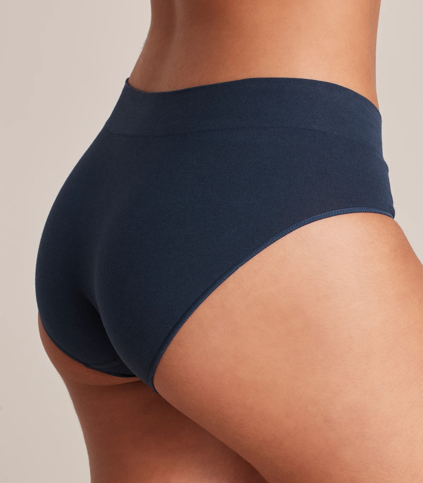 Bonds Seamless Midi Briefs; Style: WWGCT 2 of 3