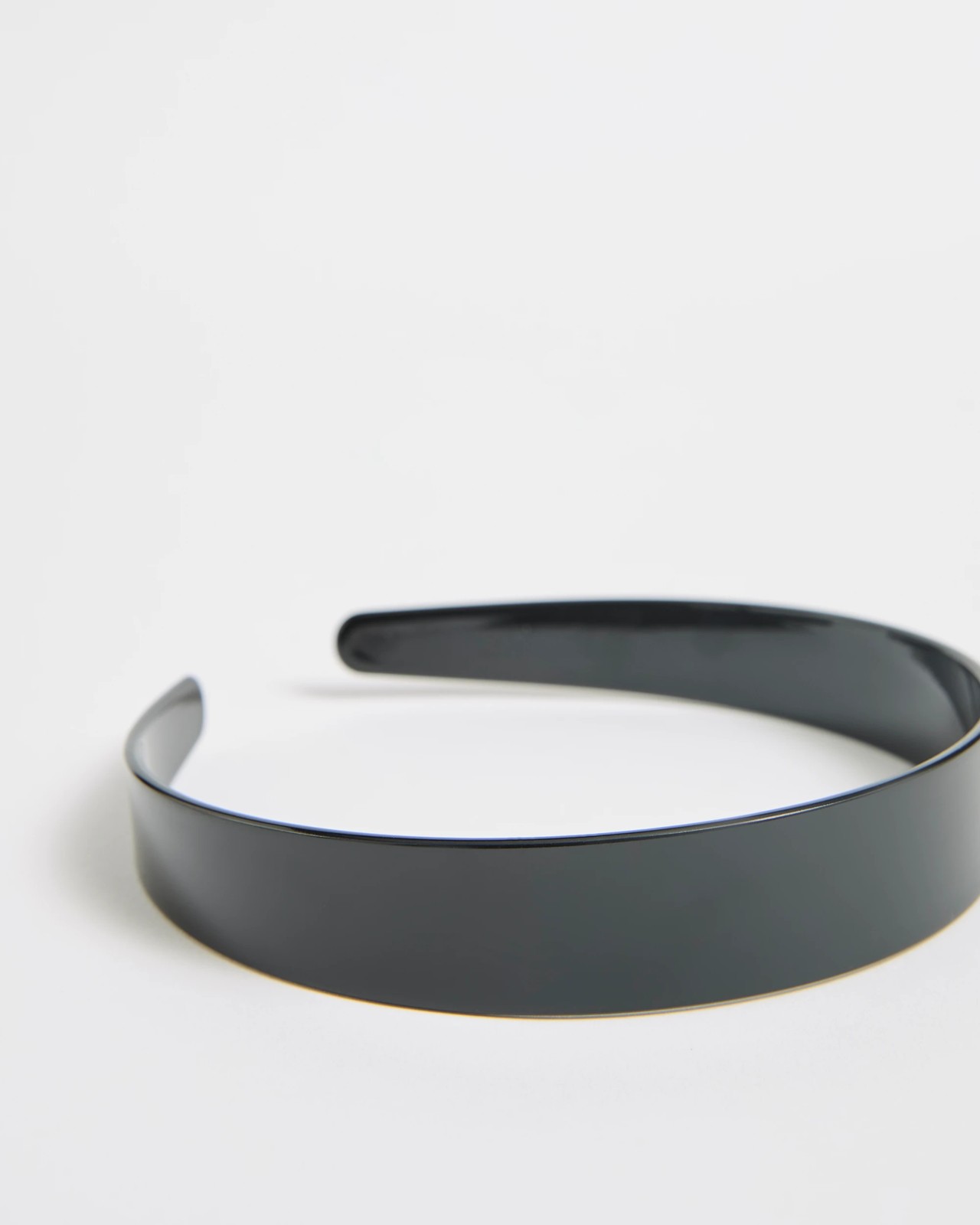 Essential Resin Headband - Black 2 of 2