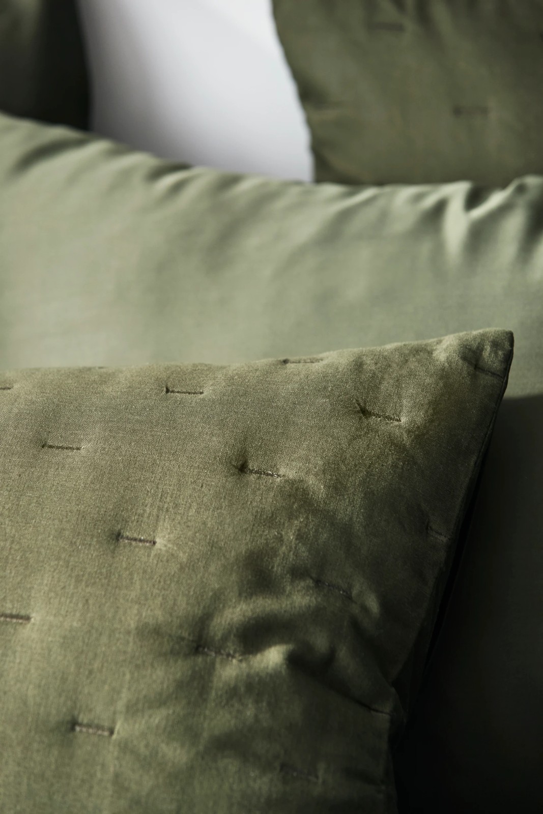 Laynie Linen/Cotton Coverlet Set - Moss 4 of 5