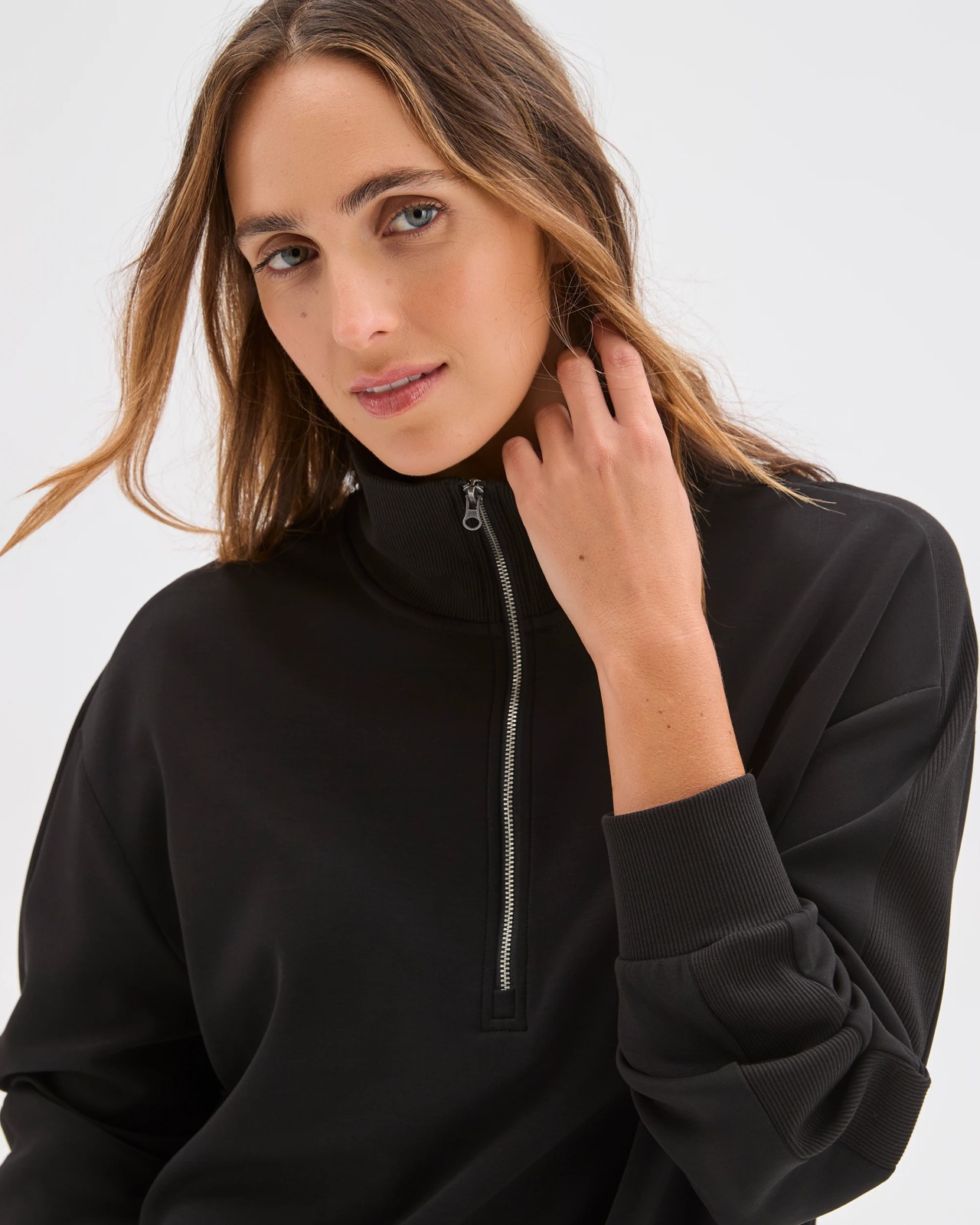 Active Movement 1/4 Zip Jumper - Black 4 of 5