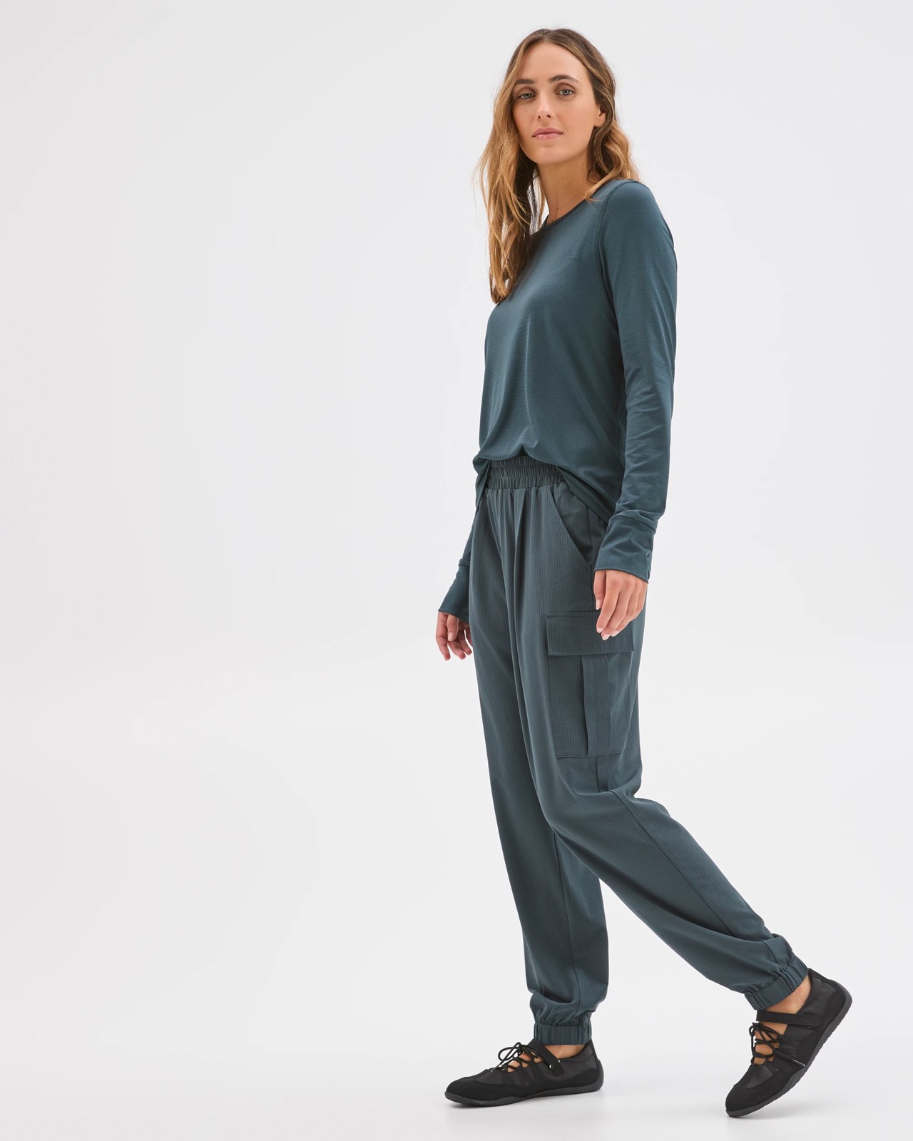 Active Woven Cargo Pants - Pine 4 of 5