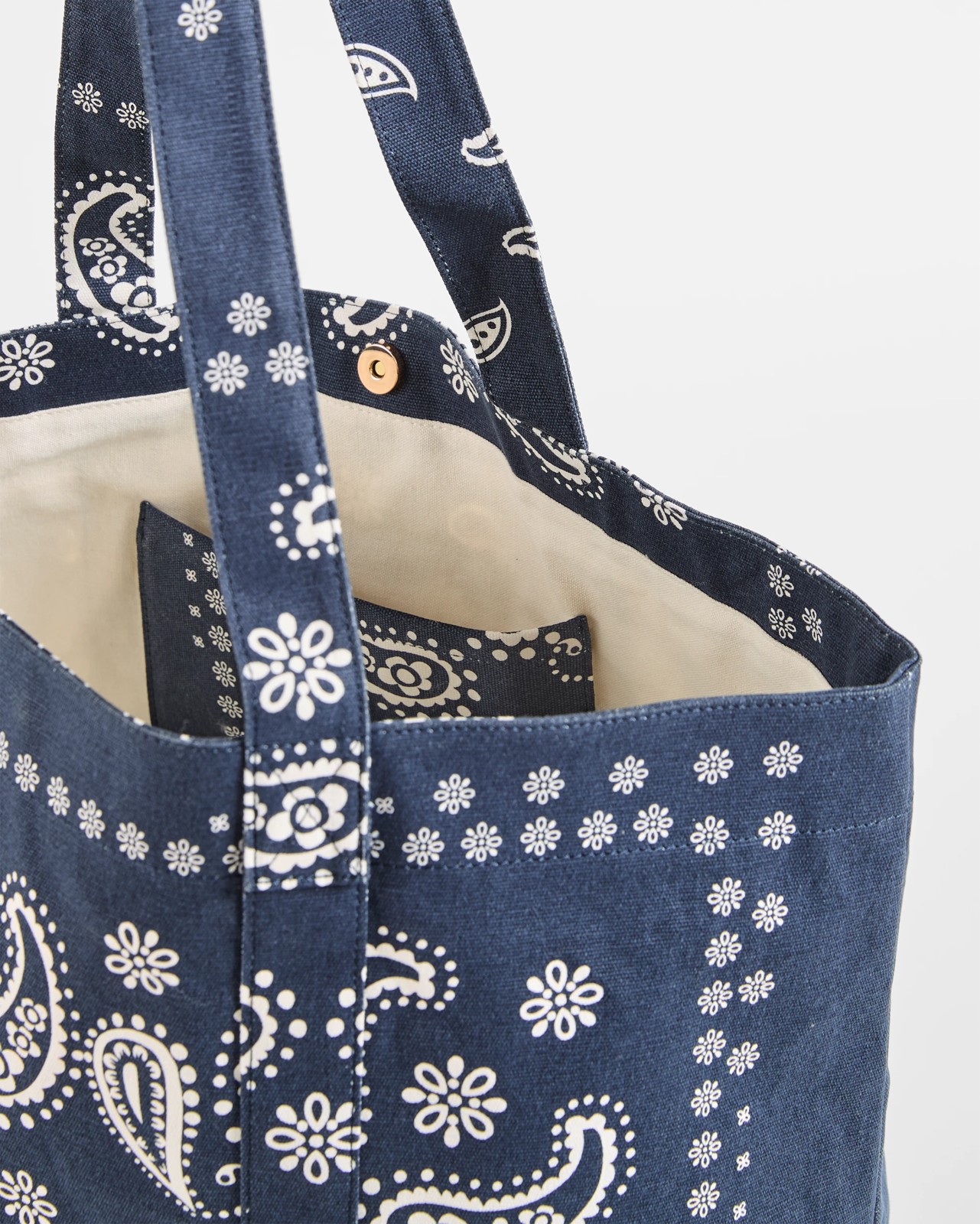 160_71880907_2+160T7188