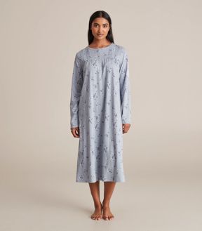 women's pyjamas set with robe