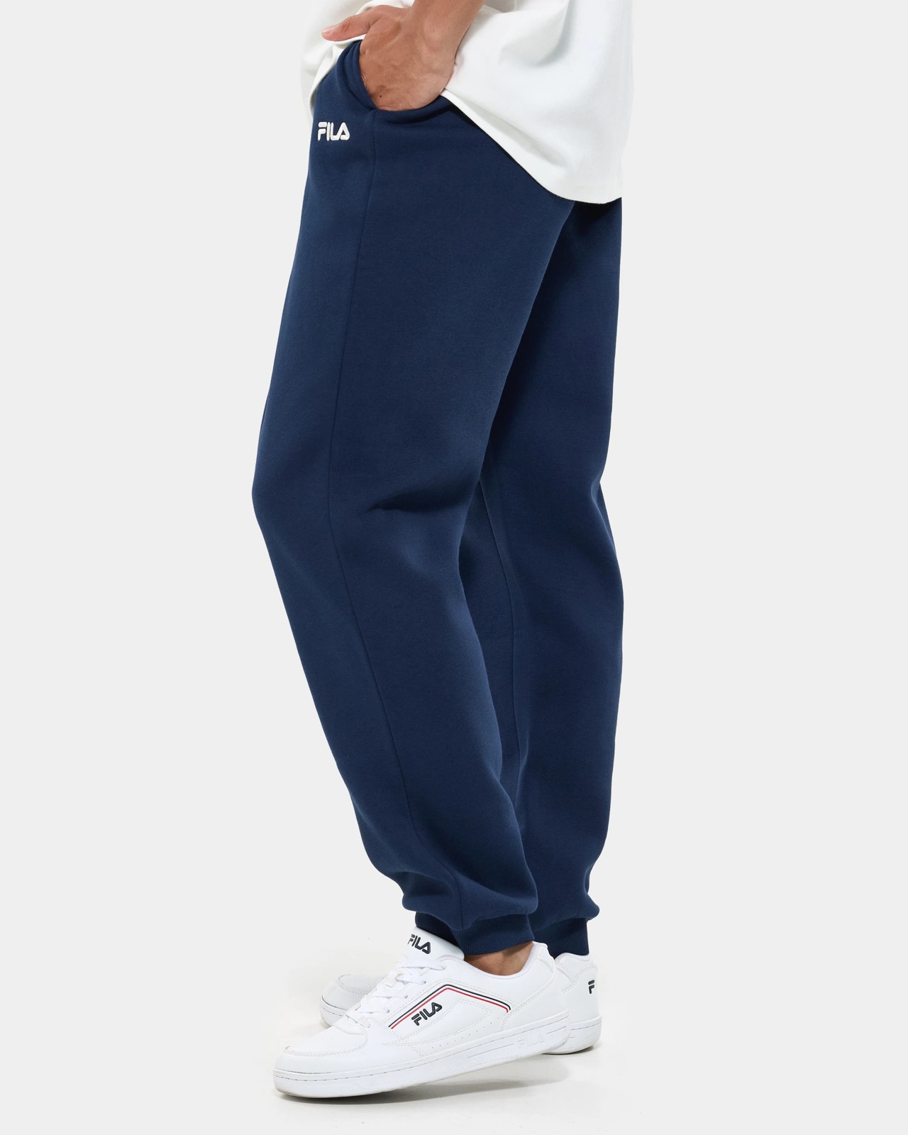 Fila Heavyweight Trackpants - Blue 3 of 5