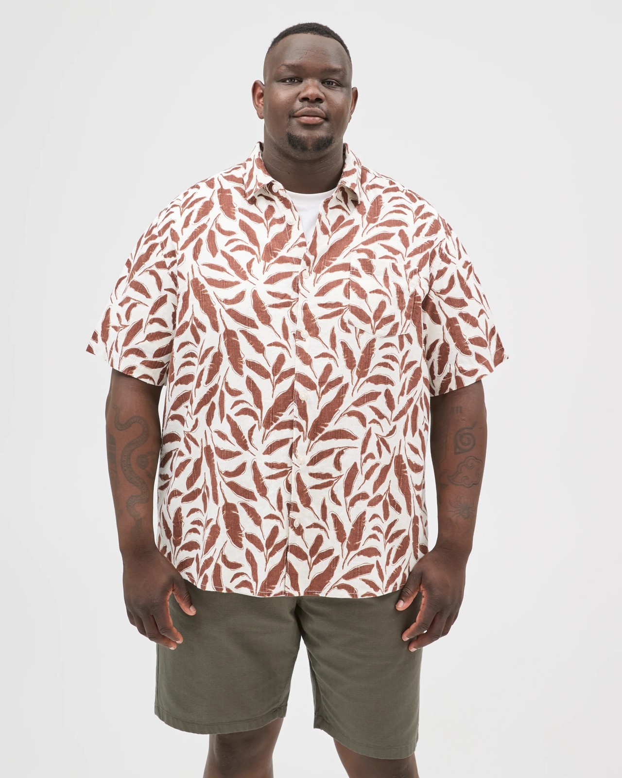 Plus Size European Linen Blend Short Sleeve Shirt 2 of 5