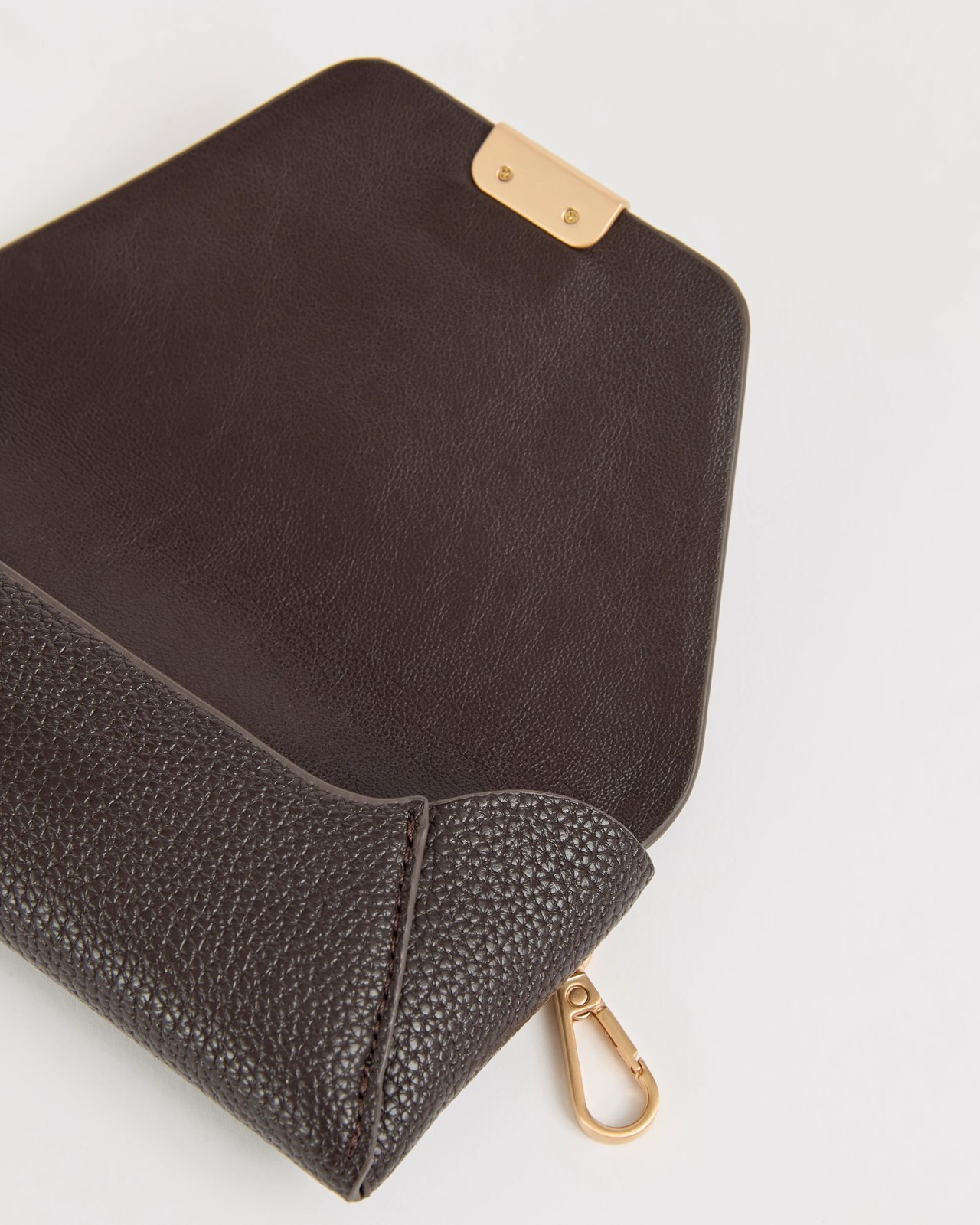 Pebble Sunglasses Case - Chocolate 2 of 3