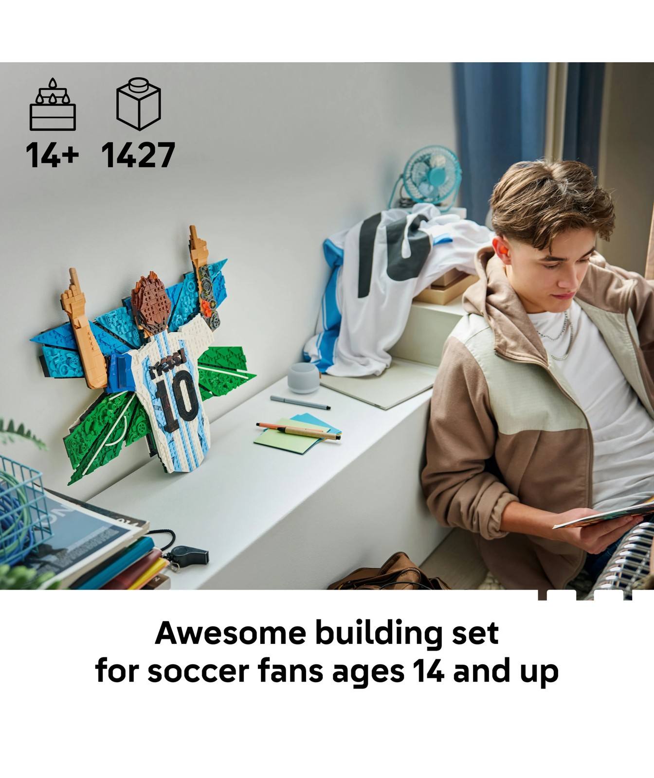 Pre-Order LEGO® Editions Football Lionel Messi – Celebration 43018 2 of 5