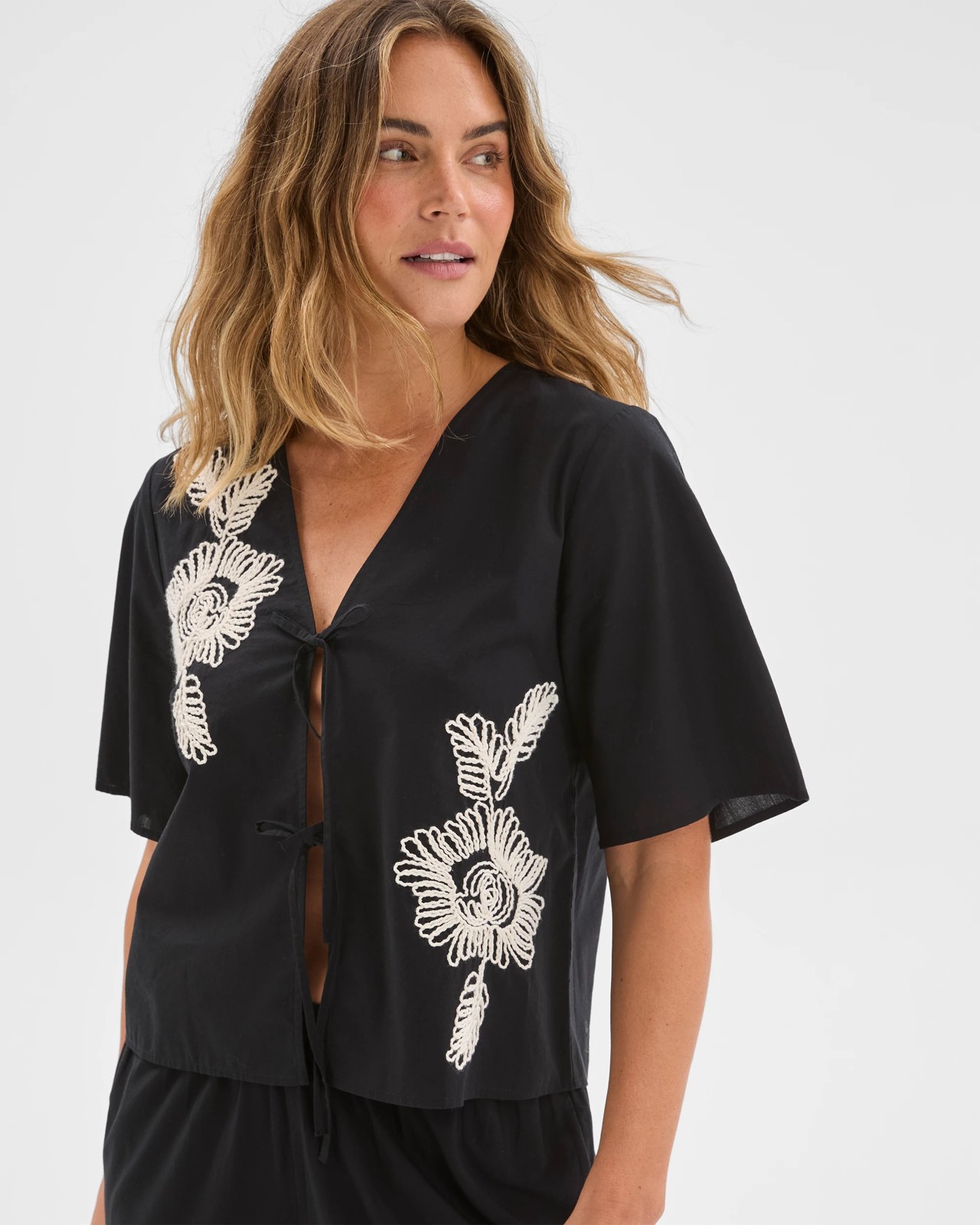 Resort Cord Detail Top 3 of 6