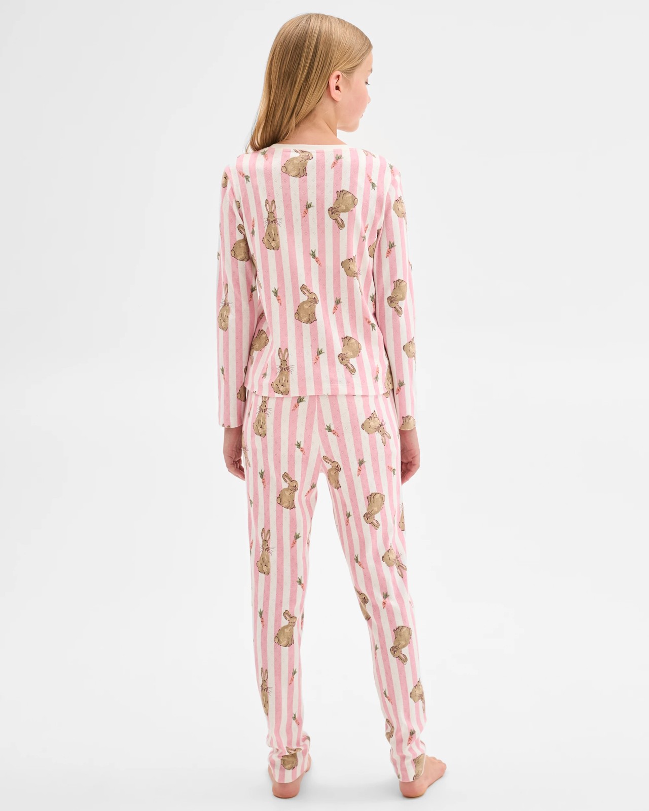 370_72057438_4+370T7205