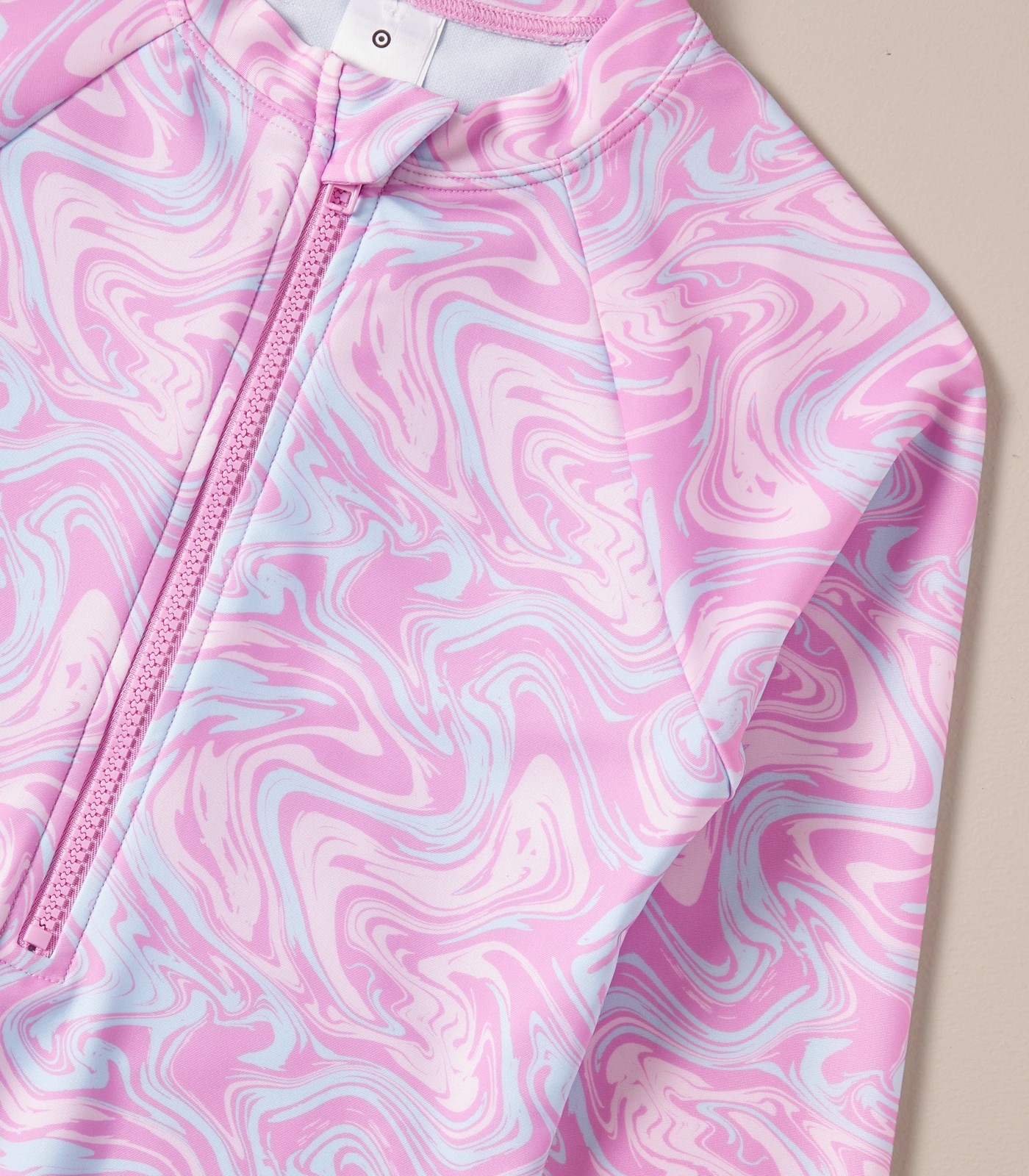 320_67171040_3+220D77