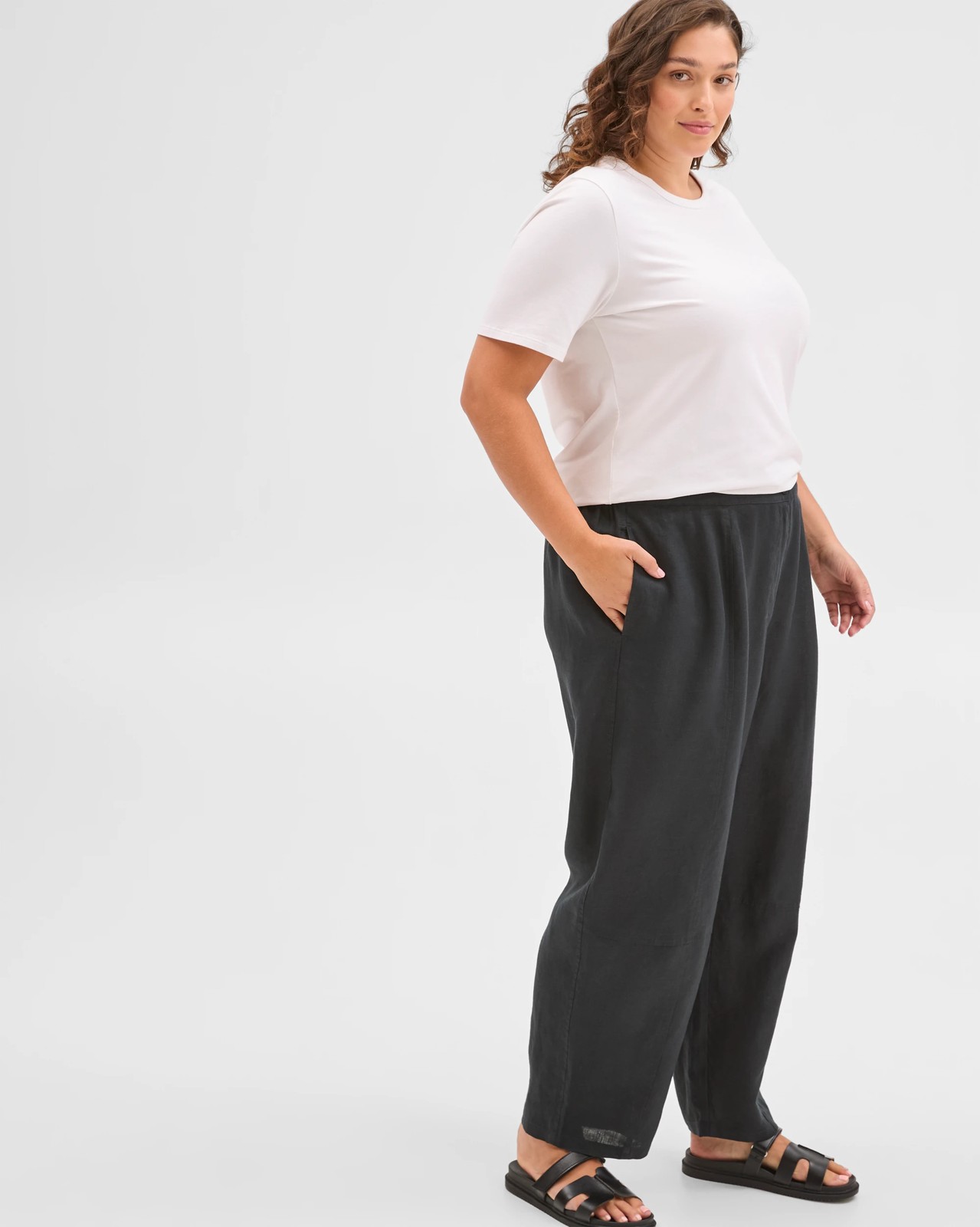 Plus Size European Linen Barrel Leg Pants 4 of 6