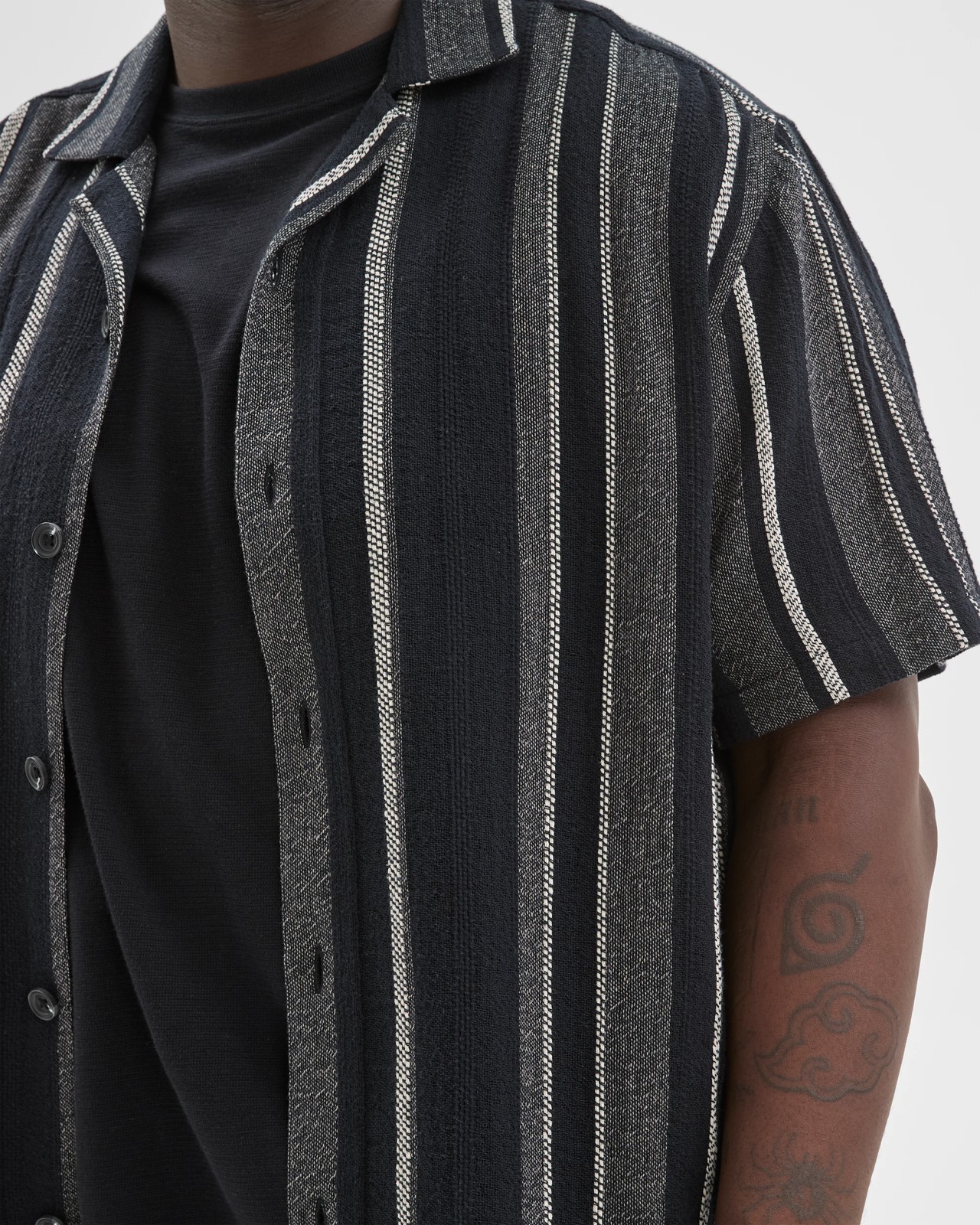 Plus Size Short Sleeve Textured Shirt - Black 4 of 5