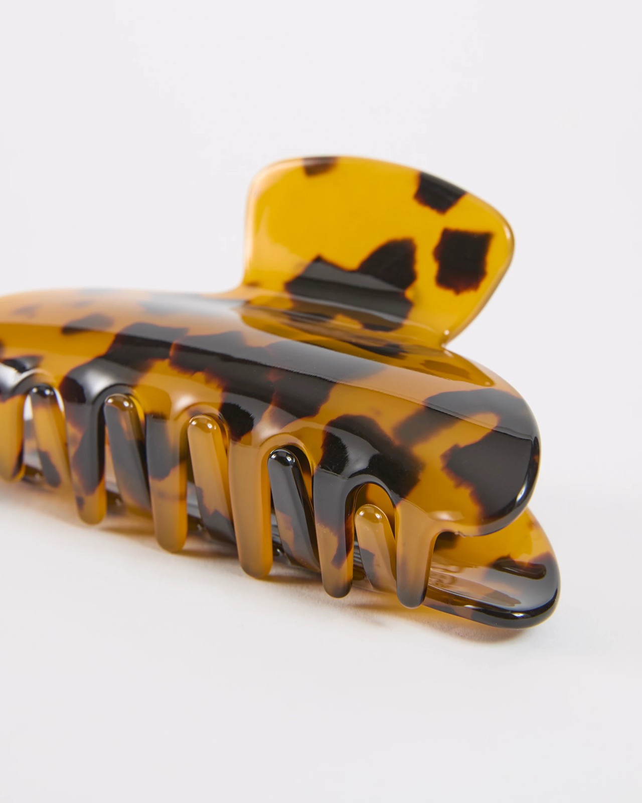 Large Resin Claw Clip - Dark Tort 2 of 2