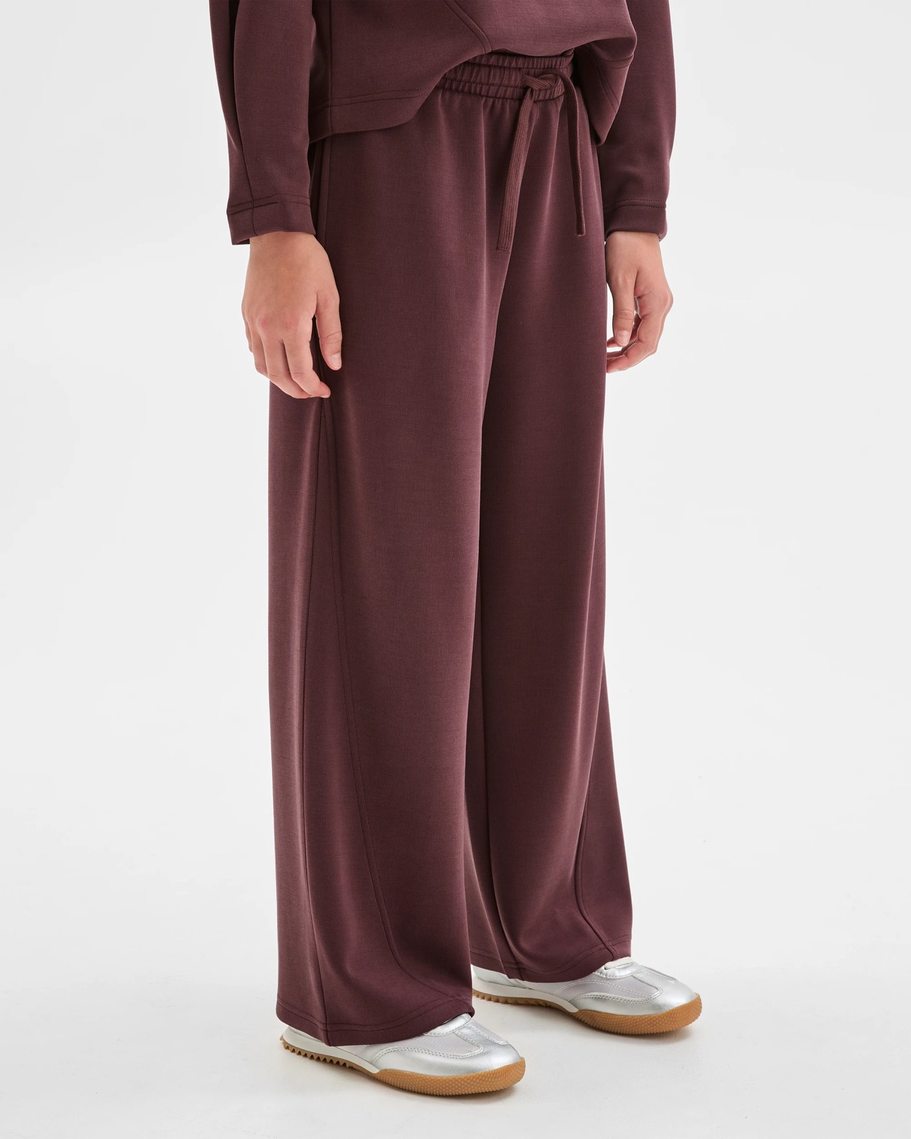 Sandwash Scuba Wide Leg Trackpants - Burgundy 2 of 5