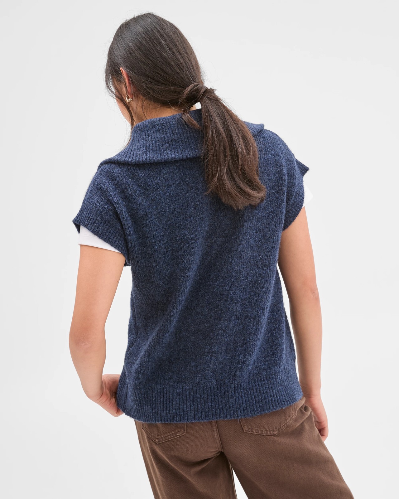 Lightweight Lofty Cable Knit Vest - Navy 6 of 6