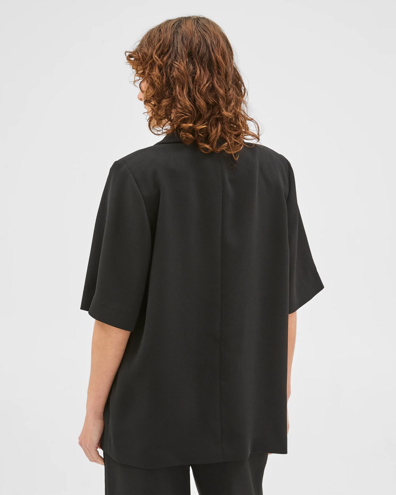 Preview Short Sleeve Tailored Oversized Crepe Blazer - Black 3 of 5