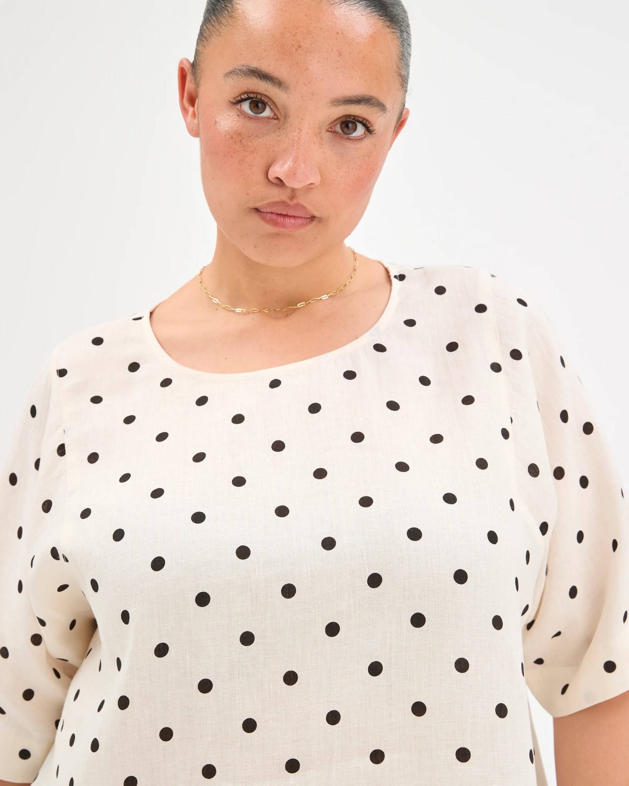 Plus Size European Linen Seam Detail T-Shirt - Spot Print 3 of 5