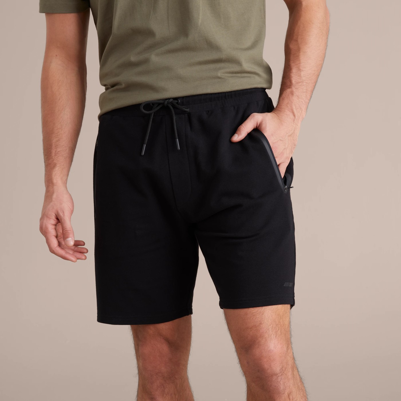 Men's fleece shorts – Get up. Get out. Get active.