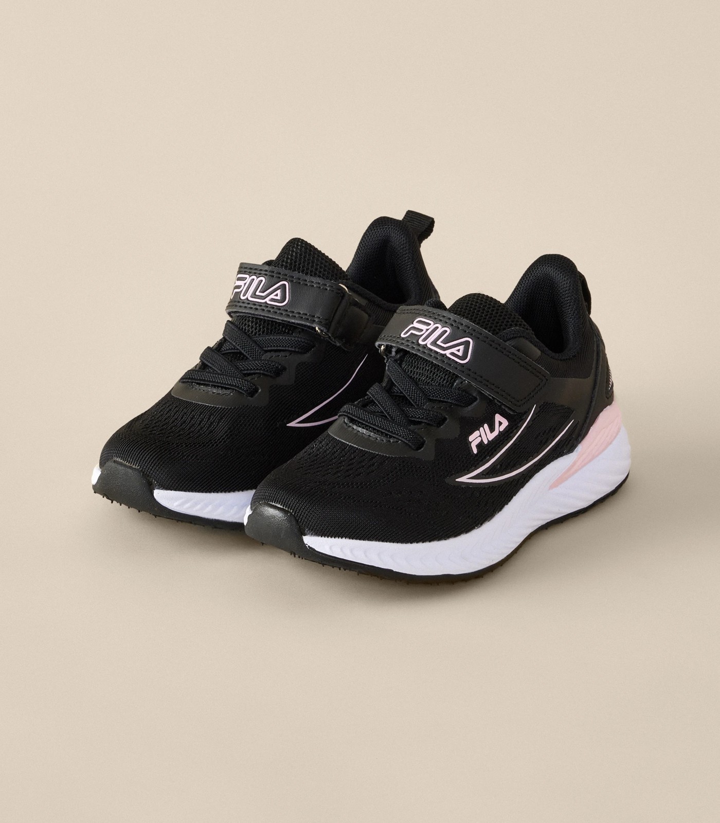 Girls junior shop fila trainers