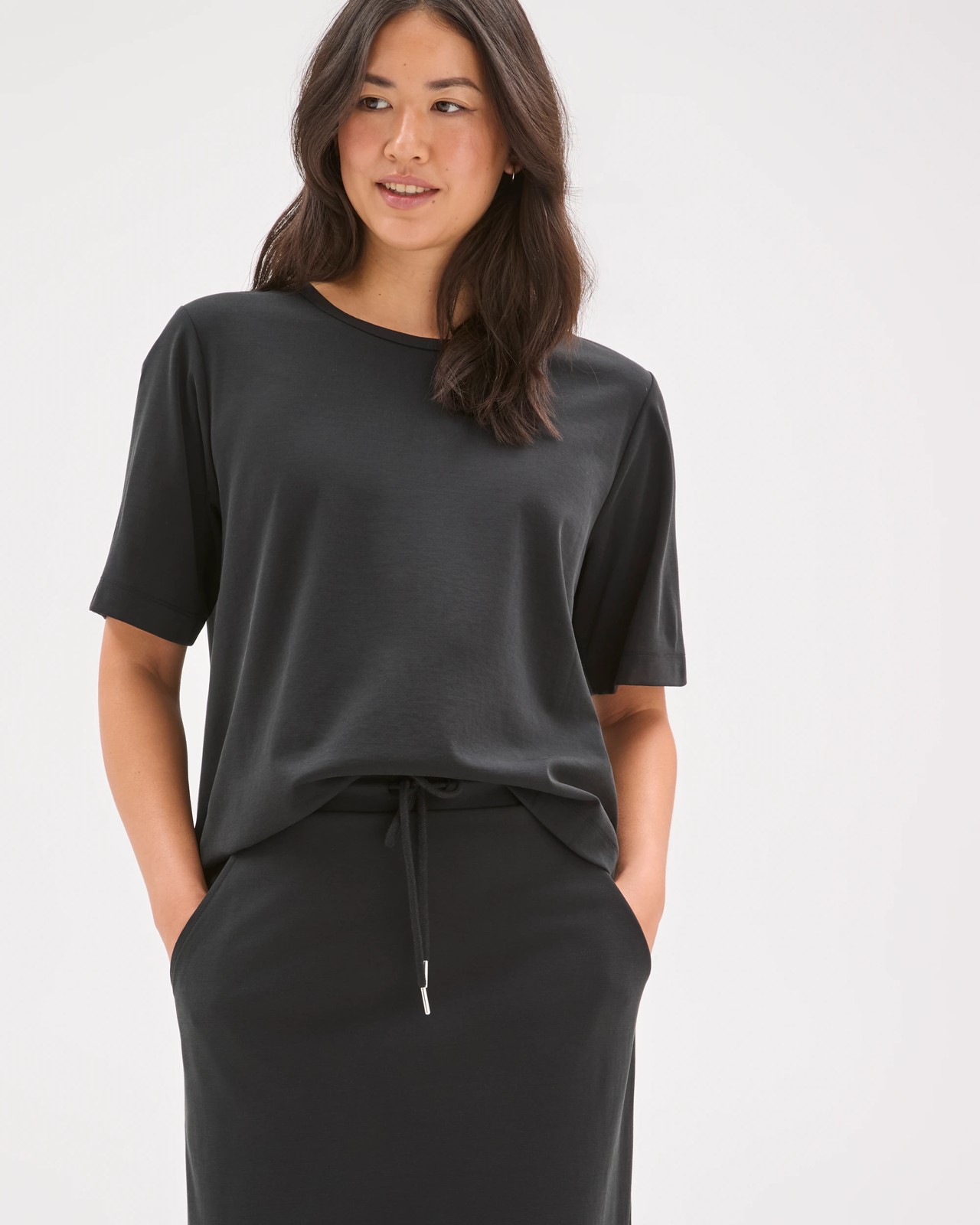 Relaxed Drape Maxi Skirt - Black 4 of 5