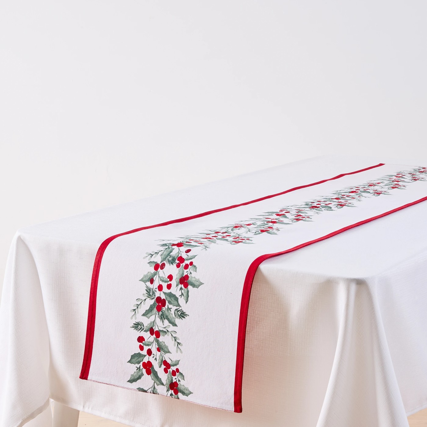 Anko Holly Table Runner 3 of 6