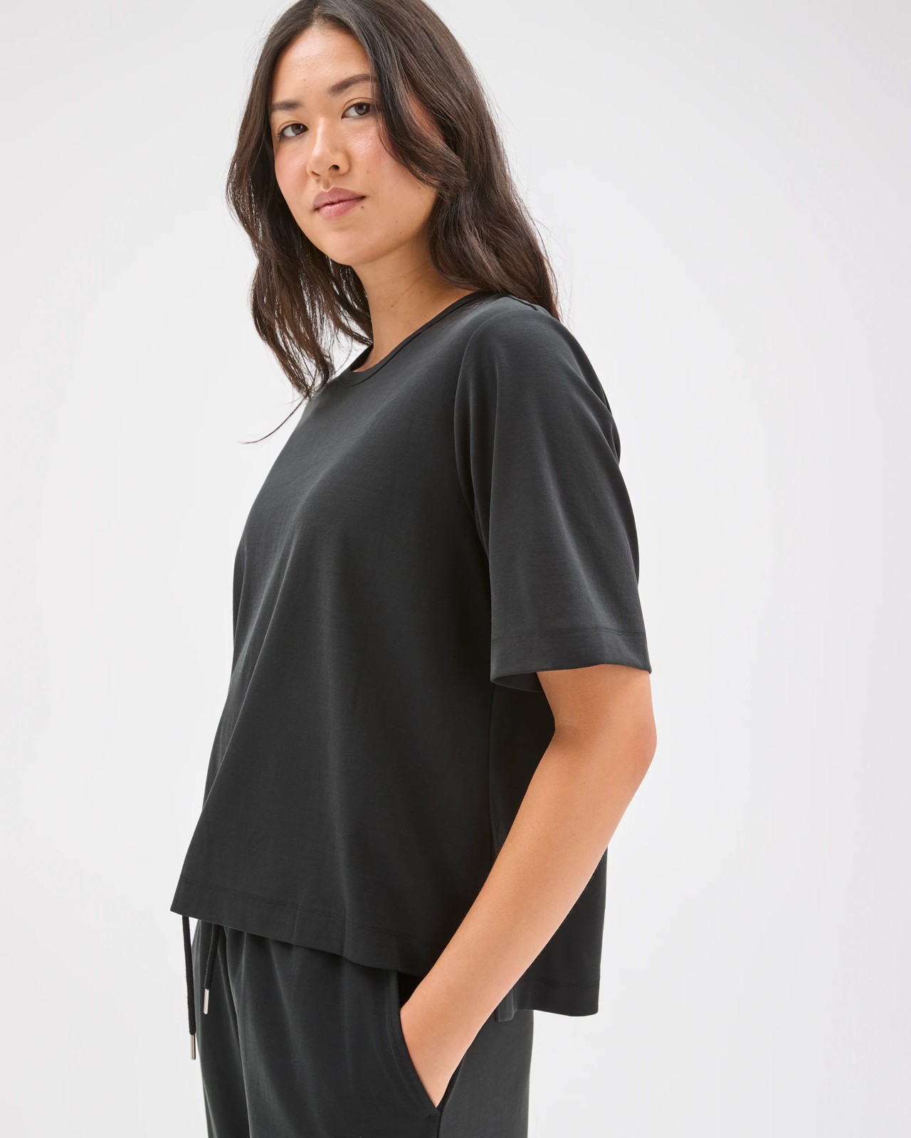 Relaxed Drape T-Shirt - Black 4 of 5