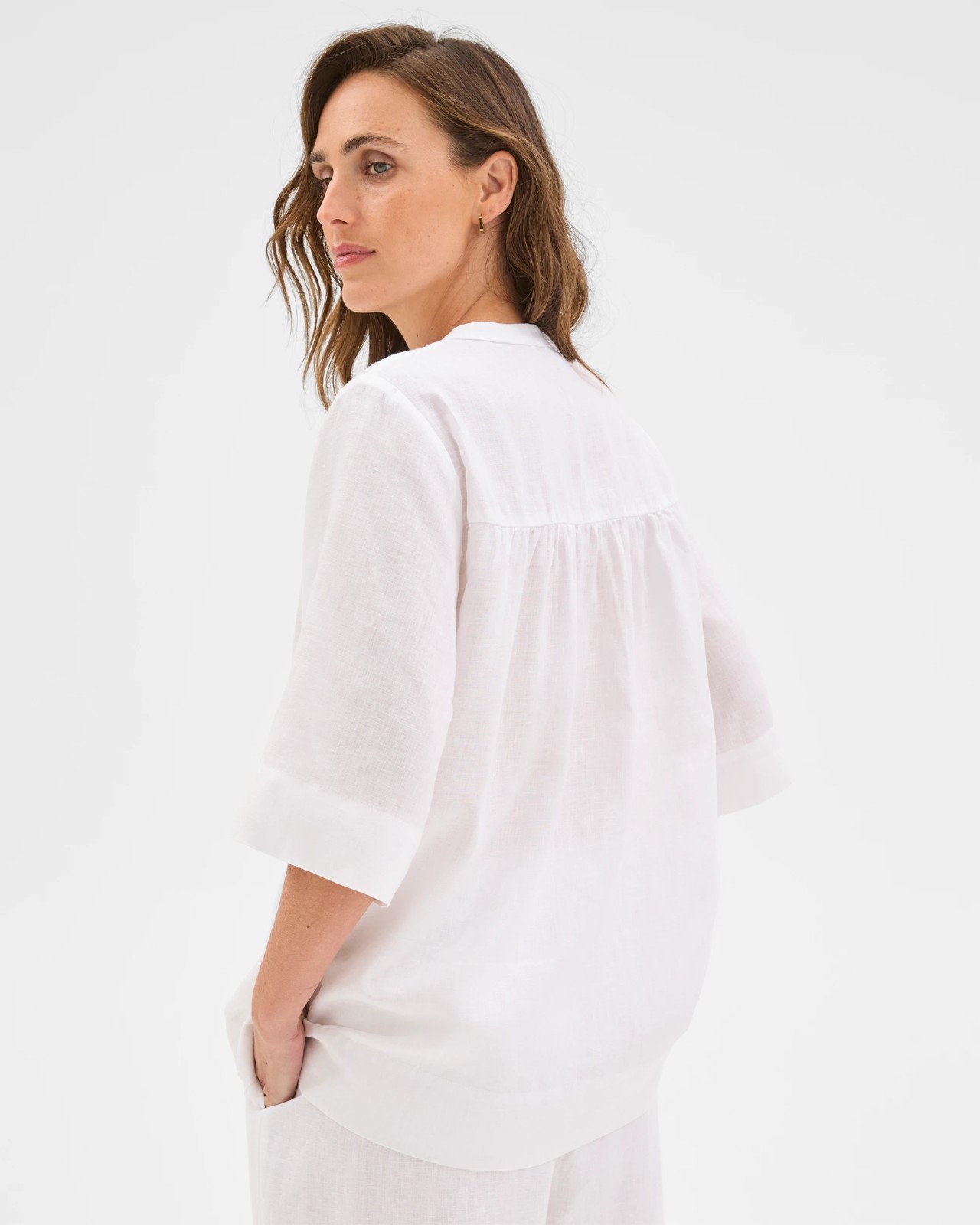 European Linen Short Sleeve V-Front Tunic Top - White 6 of 6