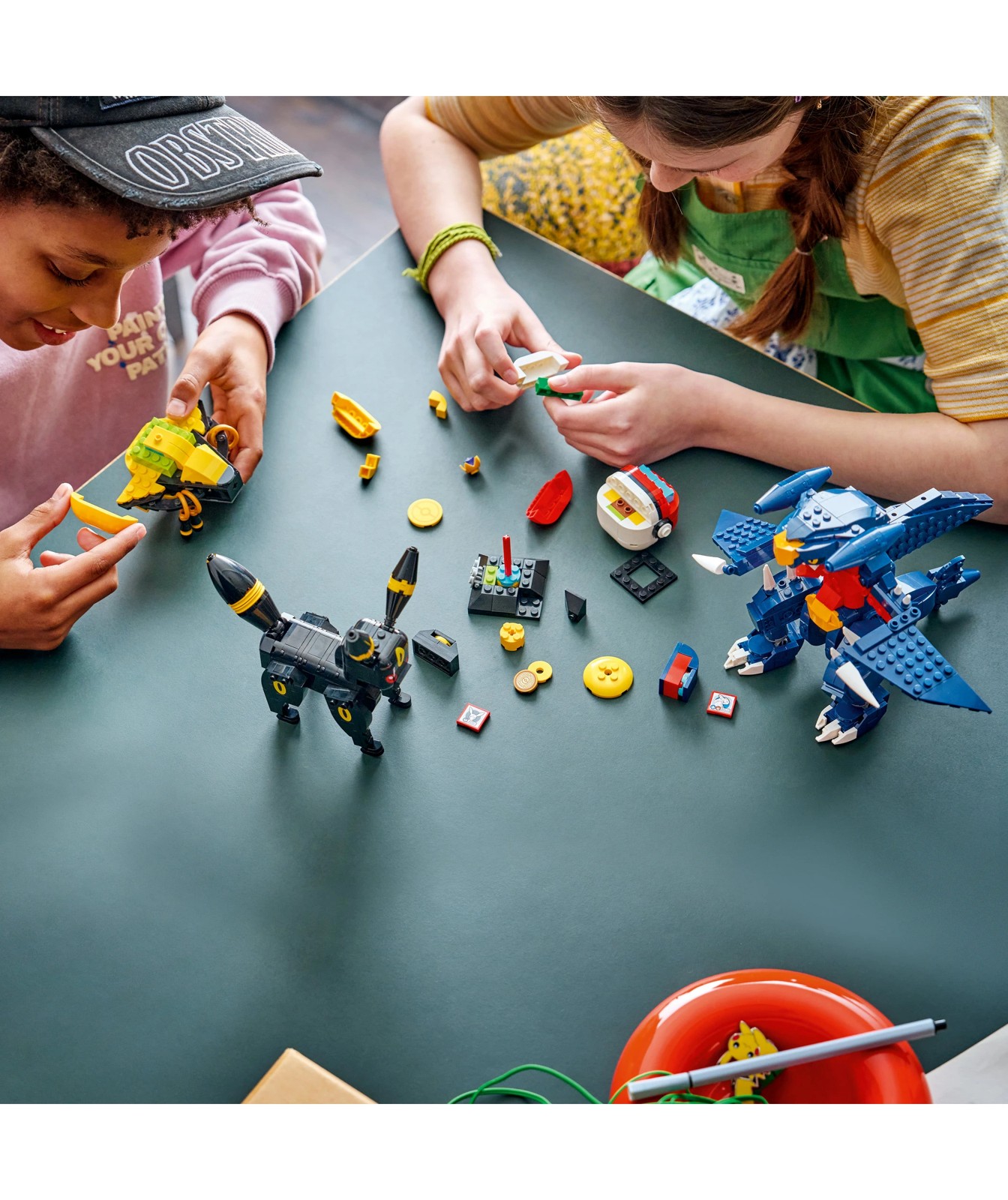 Pre-Order LEGO® Pokemon SMART Play: Umbreon vs. Garchomp Championship Battle 72165 3 of 6