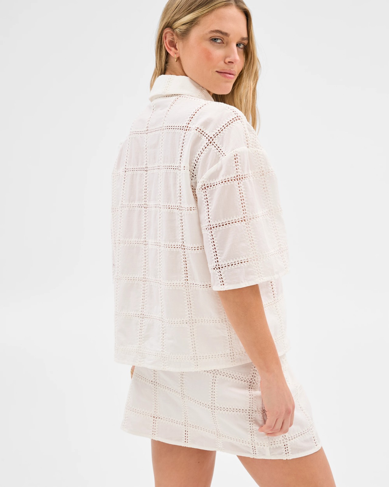 250_71568249_4+250T7156