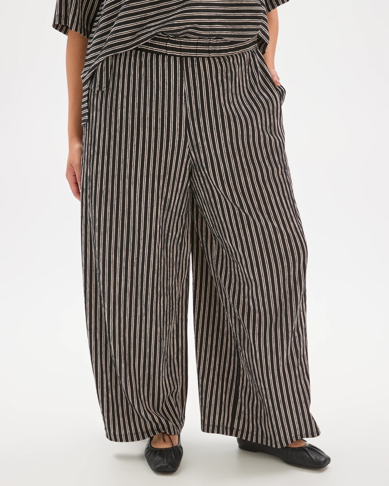 Plus Size Textured Wide Leg Knit Pants 4 of 5