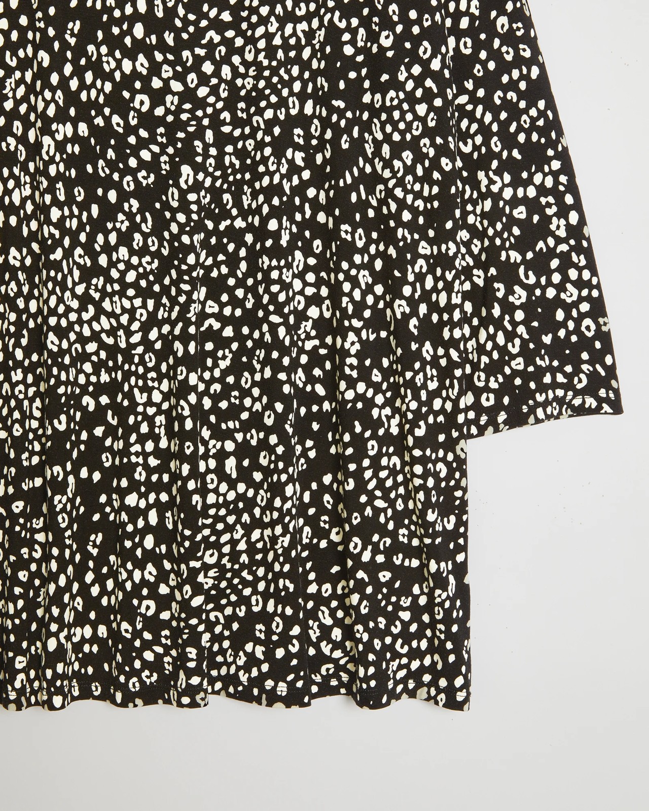 Curve 3/4 Sleeve T-Shirt 6 of 6